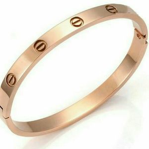 Love ♡ Bangle Bracelet